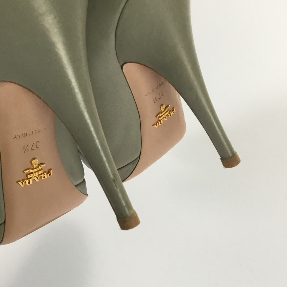 PRADA - Picture 15 of 16